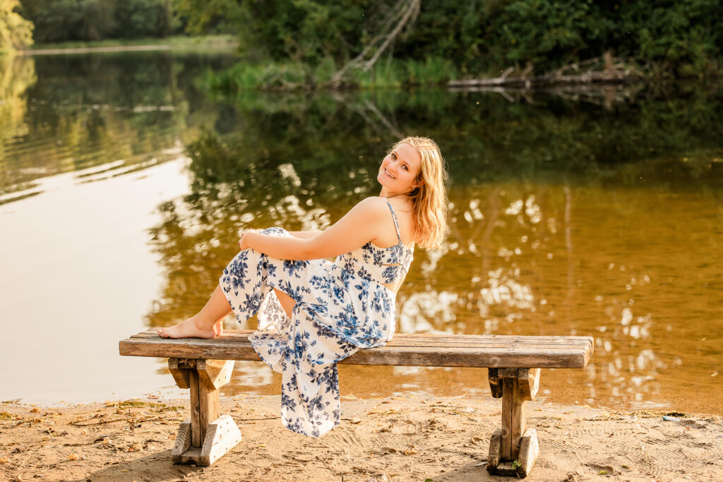 Senior Pictures That Feel Like You | Ashley Lewis Photography
Senior Photographer
Cottage Grove MN